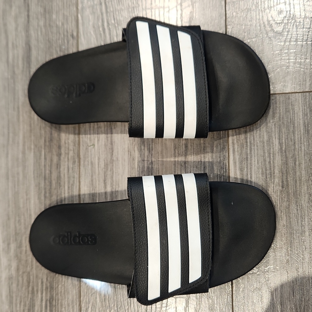 Adidas Men's sz 6 flip Flop velcro strap